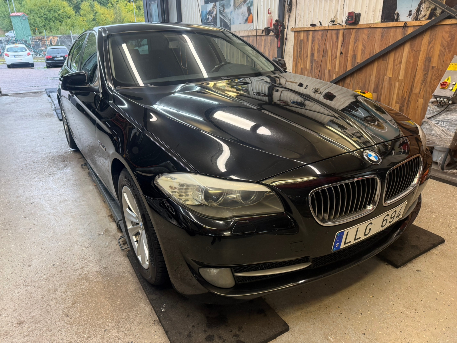 BMW 520d 2011, bild 2/7