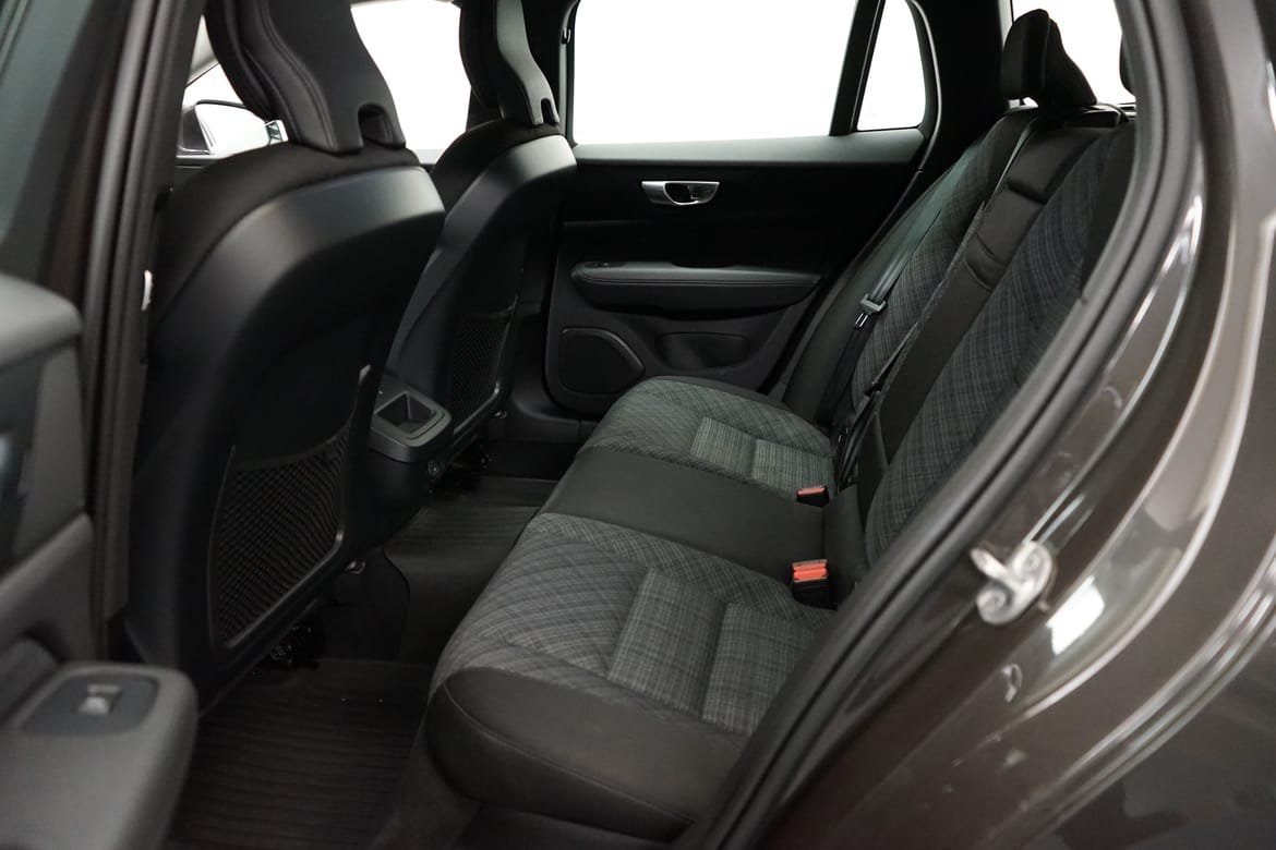 Volvo V60 B4 Core 2024, bild 7/10