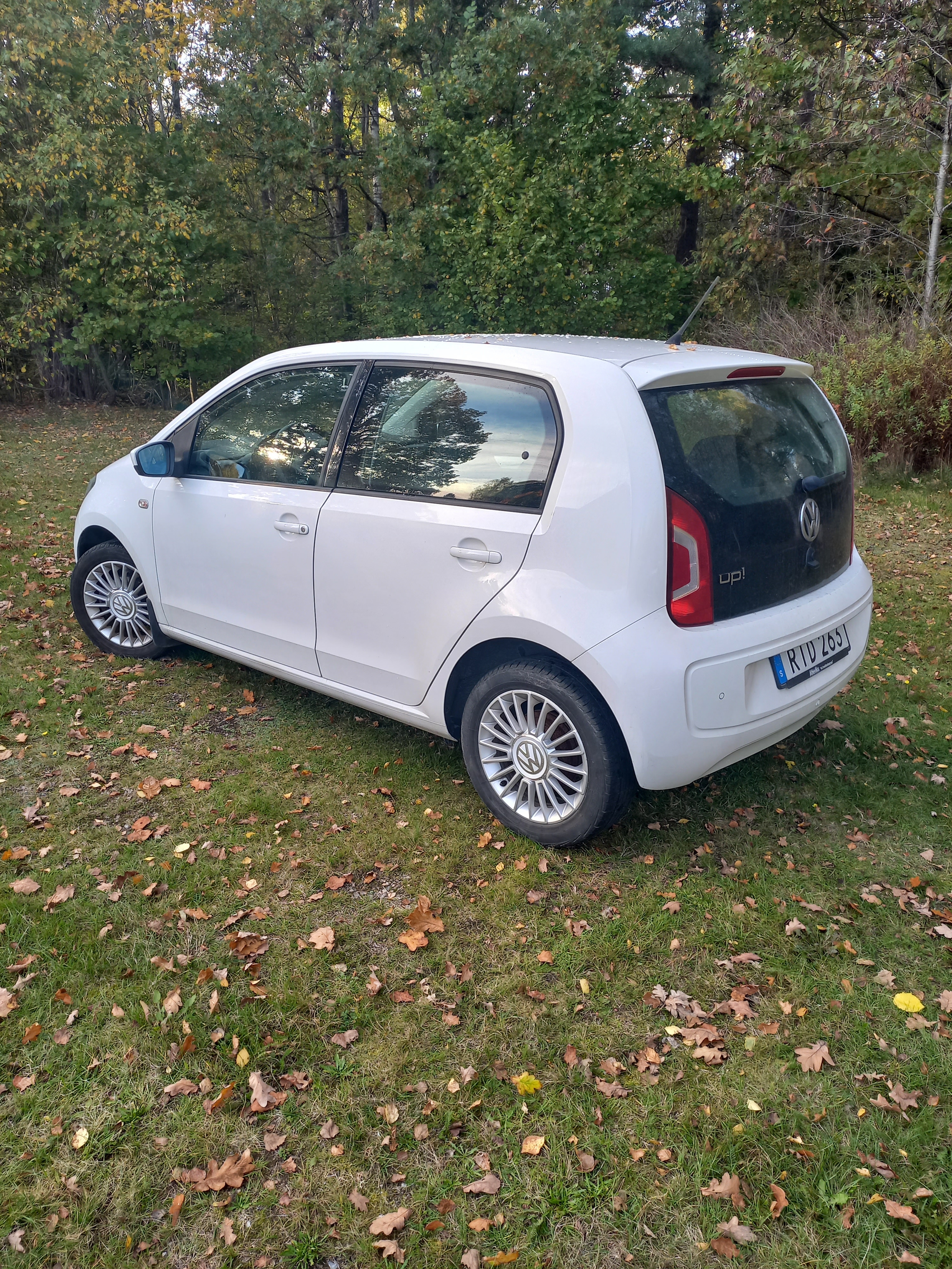 Volkswagen UP! 5-dörrar 1.0 MPI Manuell 2015, bild 3/7