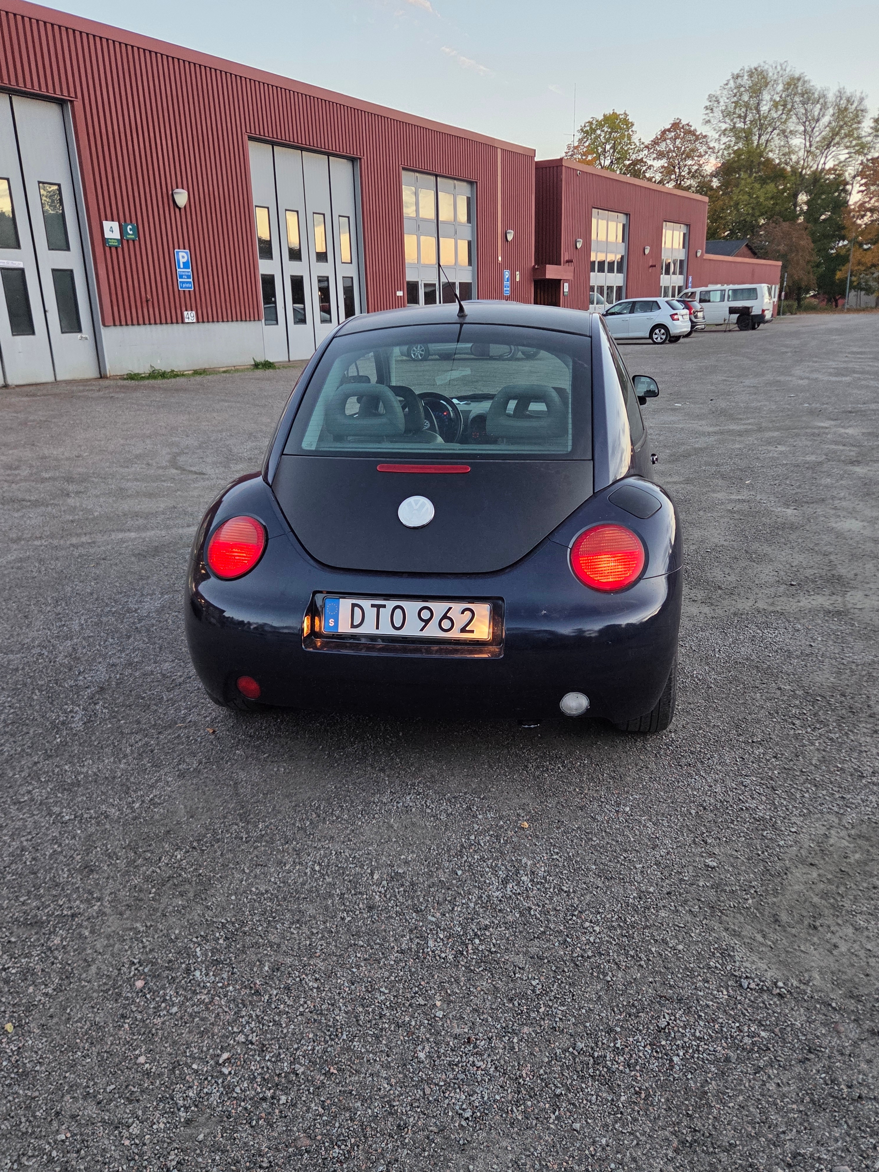 Volkswagen New Beetle 2.0 Manuell 1999, bild 3/7