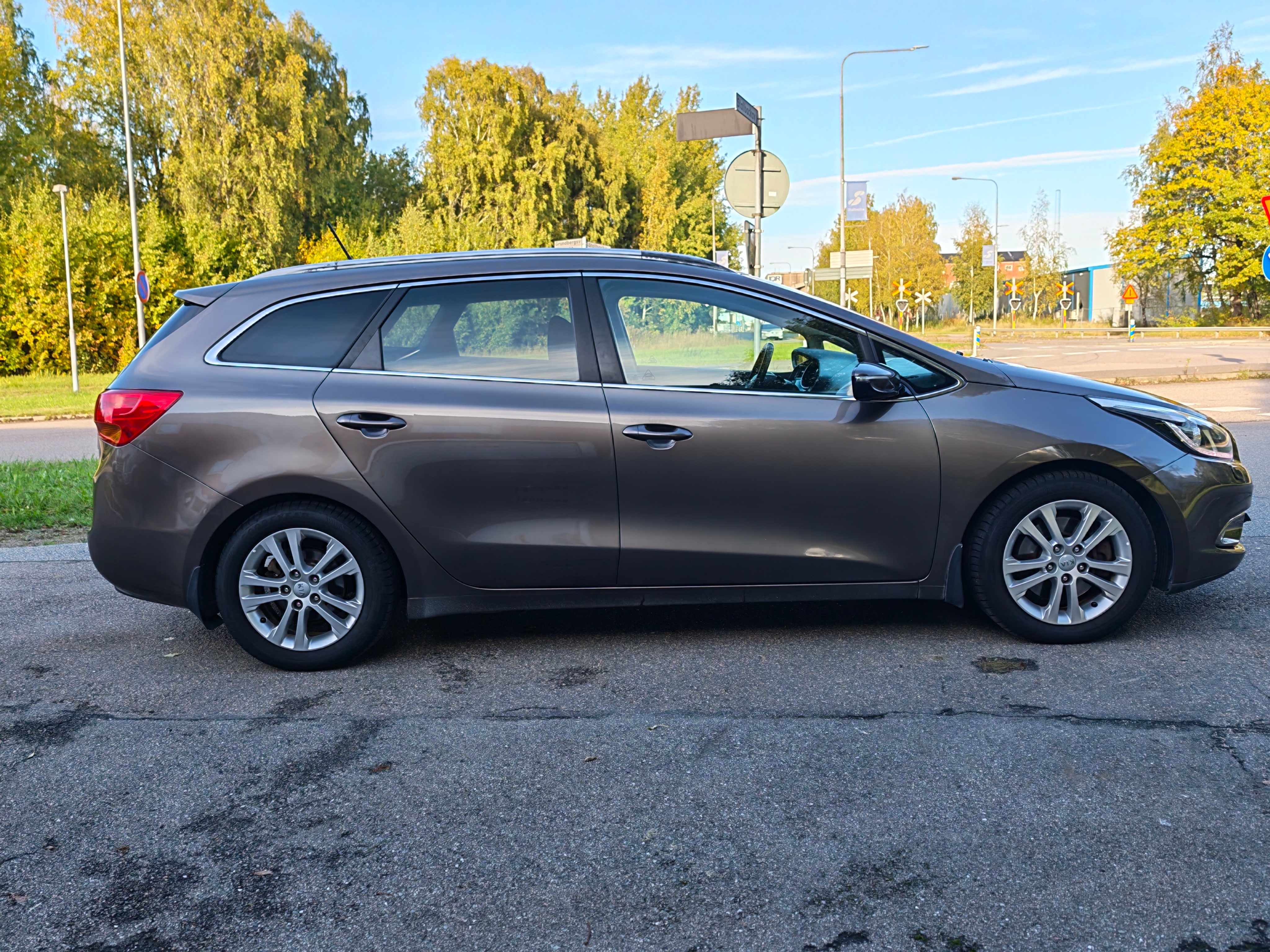 Kia Ceed _sw 1.6 CRDi Manuell 2014, bild 4/10