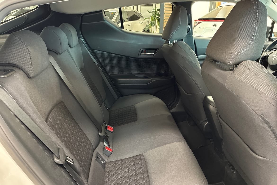 Toyota C-HR 1.8 Hybrid 2021, bild 7/10