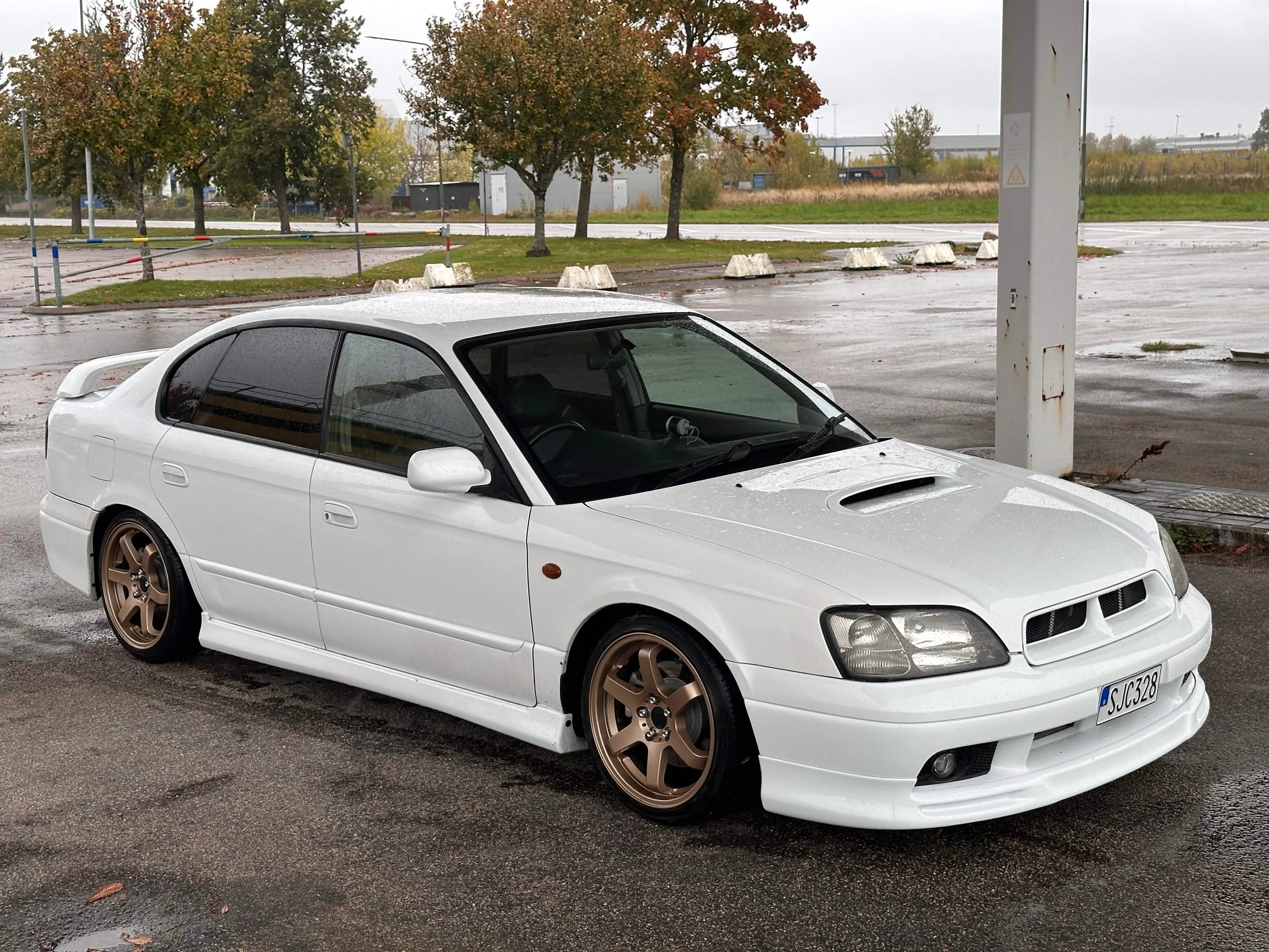 Subaru Legacy 2001, bild 2/9