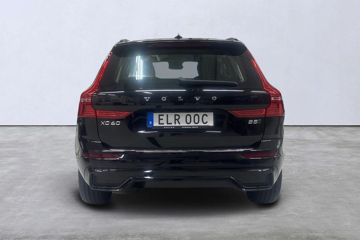 Volvo XC60 B5 AWD Bensin Plus Dark 2023, bild 5/10