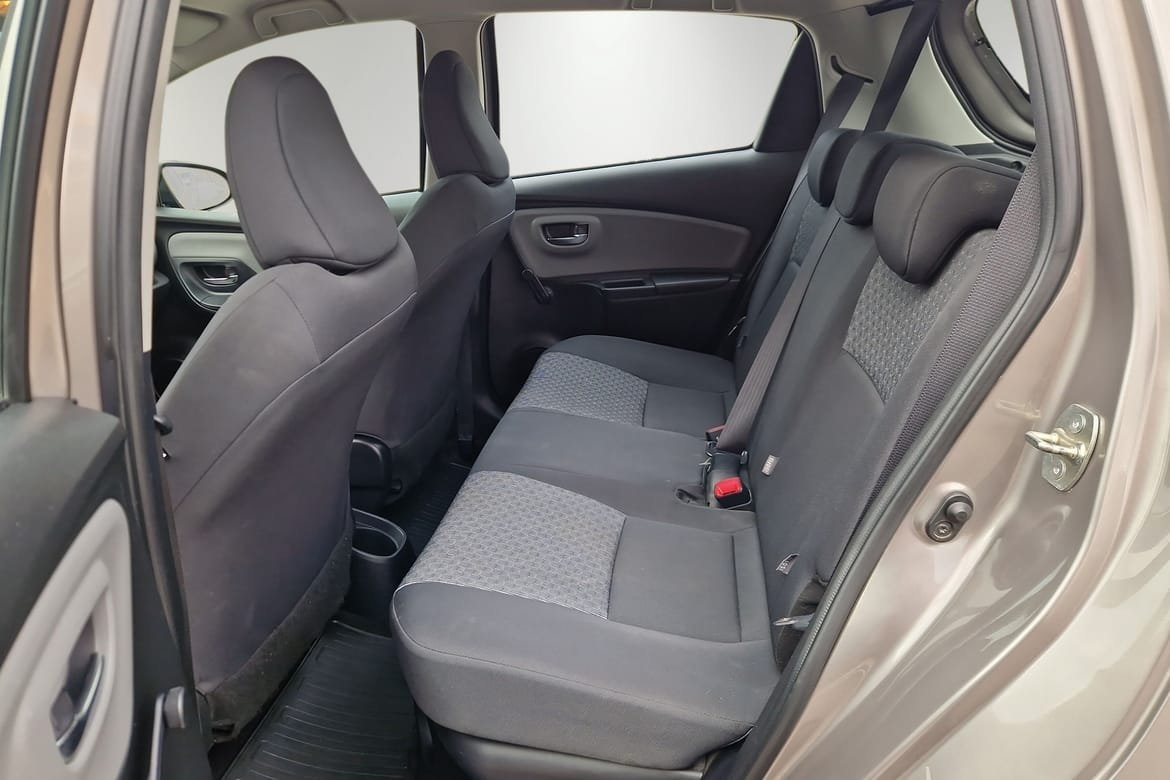 Toyota Yaris 2015, bild 5/10
