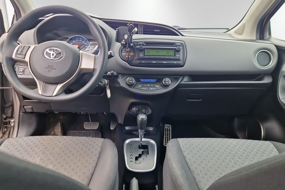 Toyota Yaris 2015, bild 6/10