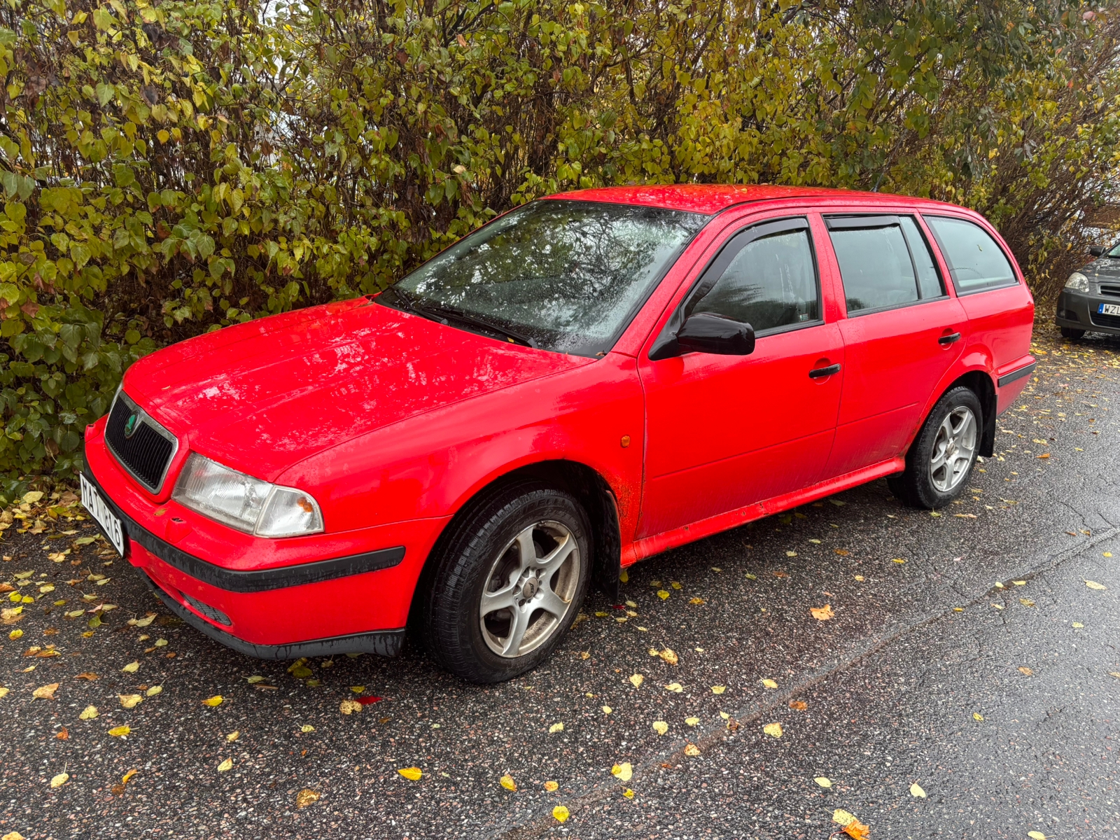 Skoda Octavia Kombi 1.6 Manuell 1999, bild 2/5