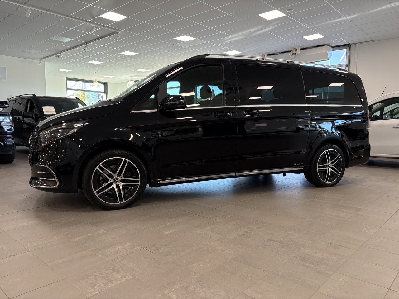 Mercedes-Benz V 2025, bild 2/10