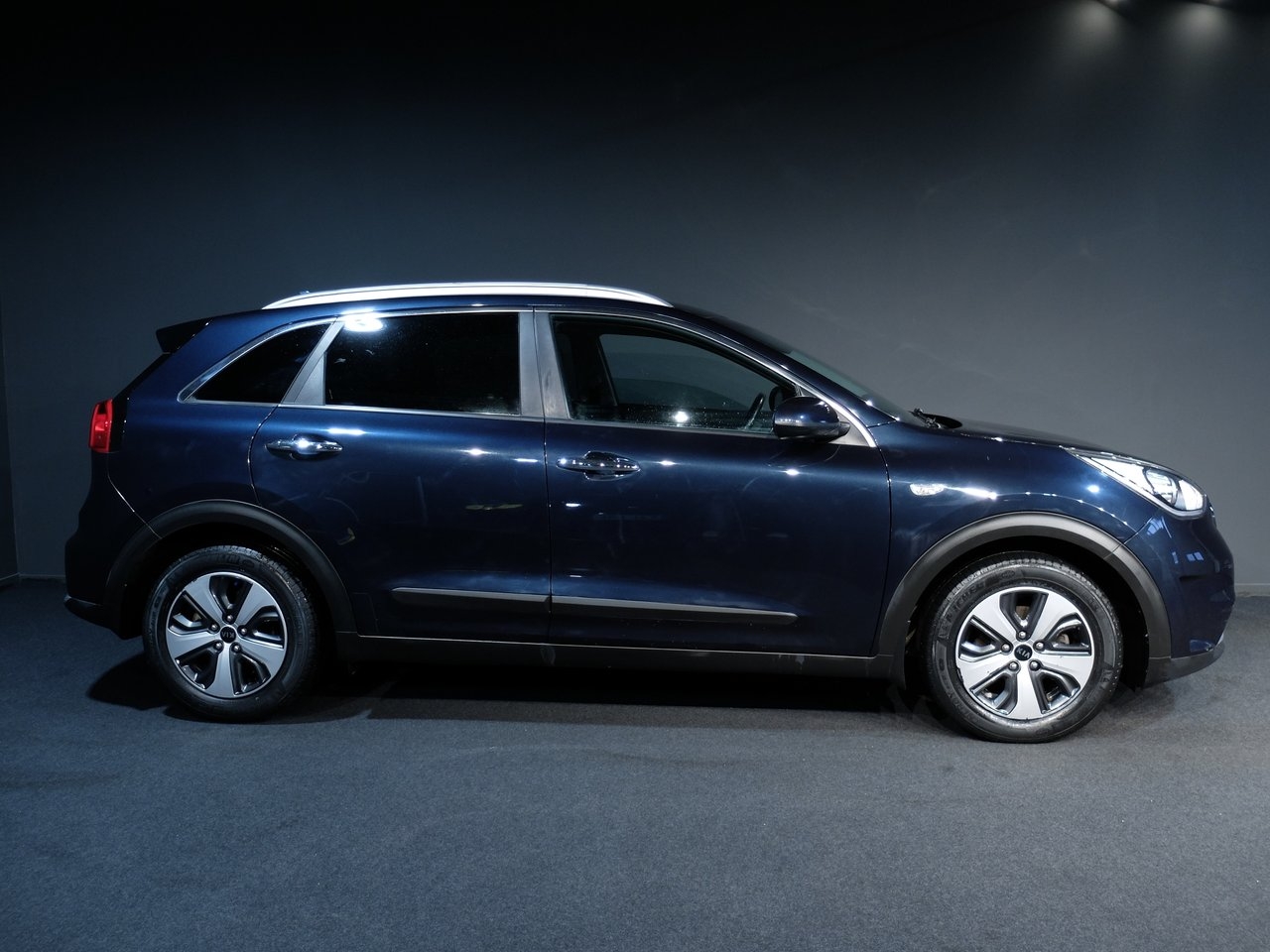 Kia Niro 1.6 GDI Hybrid Advance Plus 2017, bild 2/9