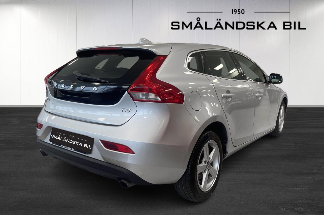 Volvo V40 T3 Momentum 2013, kuva 4/10