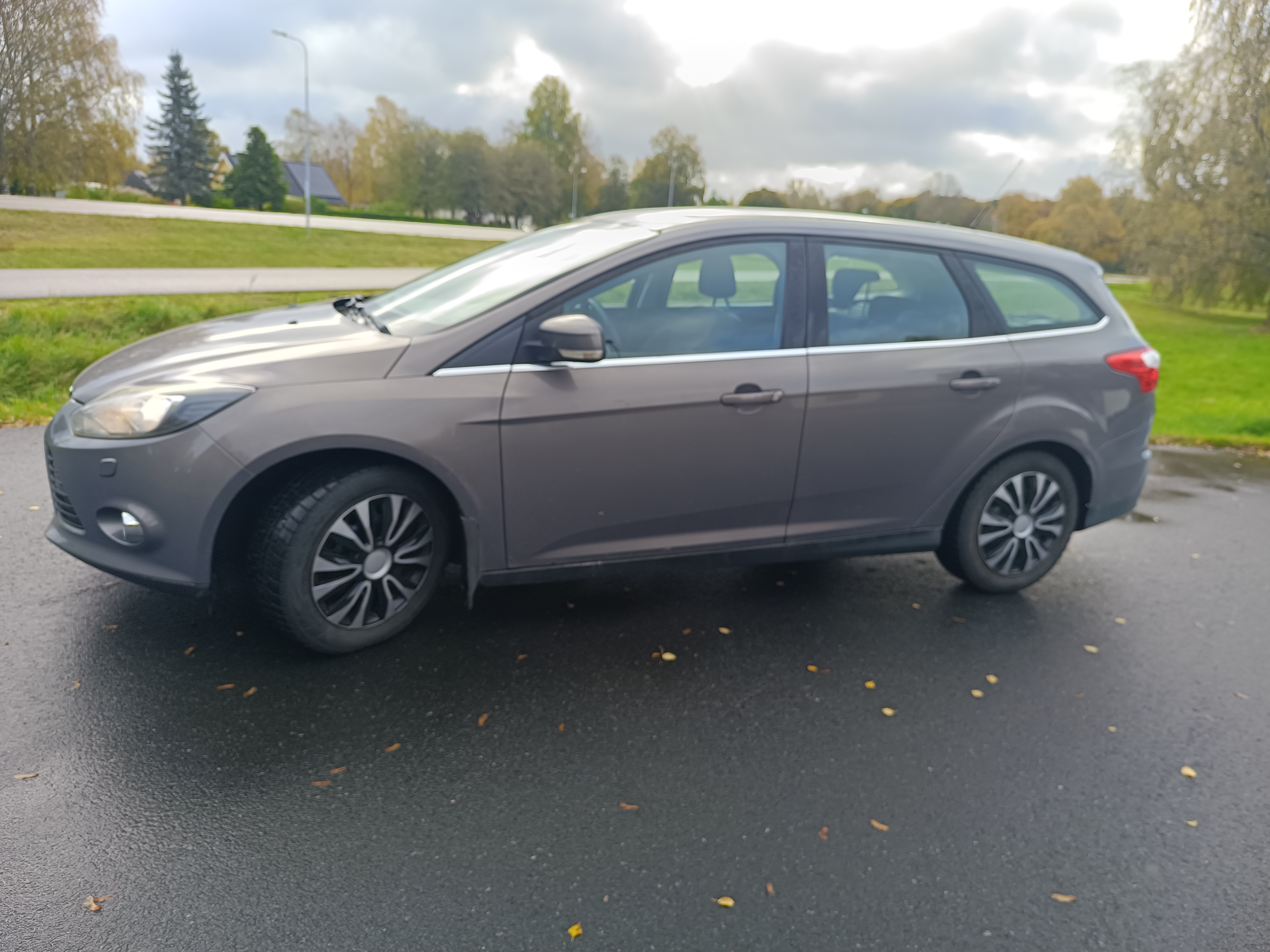 Ford Focus Kombi 1.0 EcoBoost Manuell 2013, bild 6/8