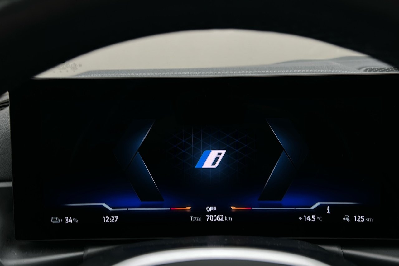 BMW i4 eDrive40 Charged Skinn 2022, bild 7/10