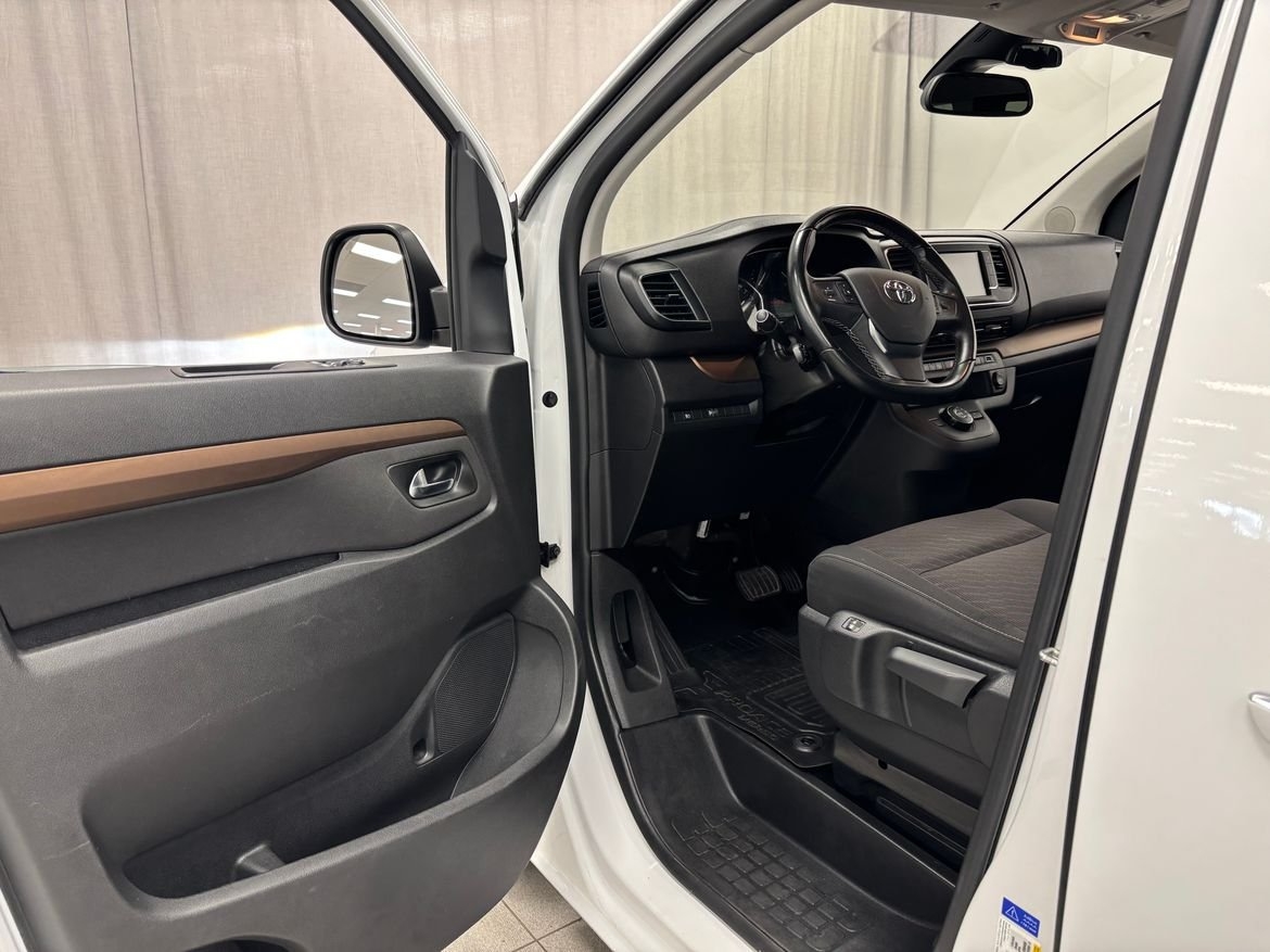 Toyota Proace Verso 2,0D-4D Minibuss 2023, bild 4/10