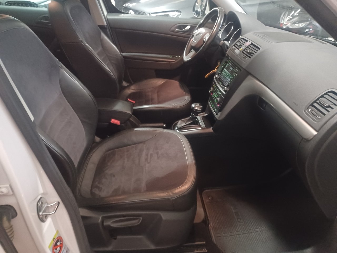 Skoda Yeti 2.0 TDI Experience 2012, bild 7/10