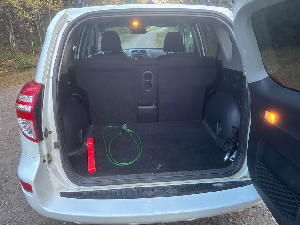 Toyota RAV4 2.2 D-4D 2011, bild 7/10