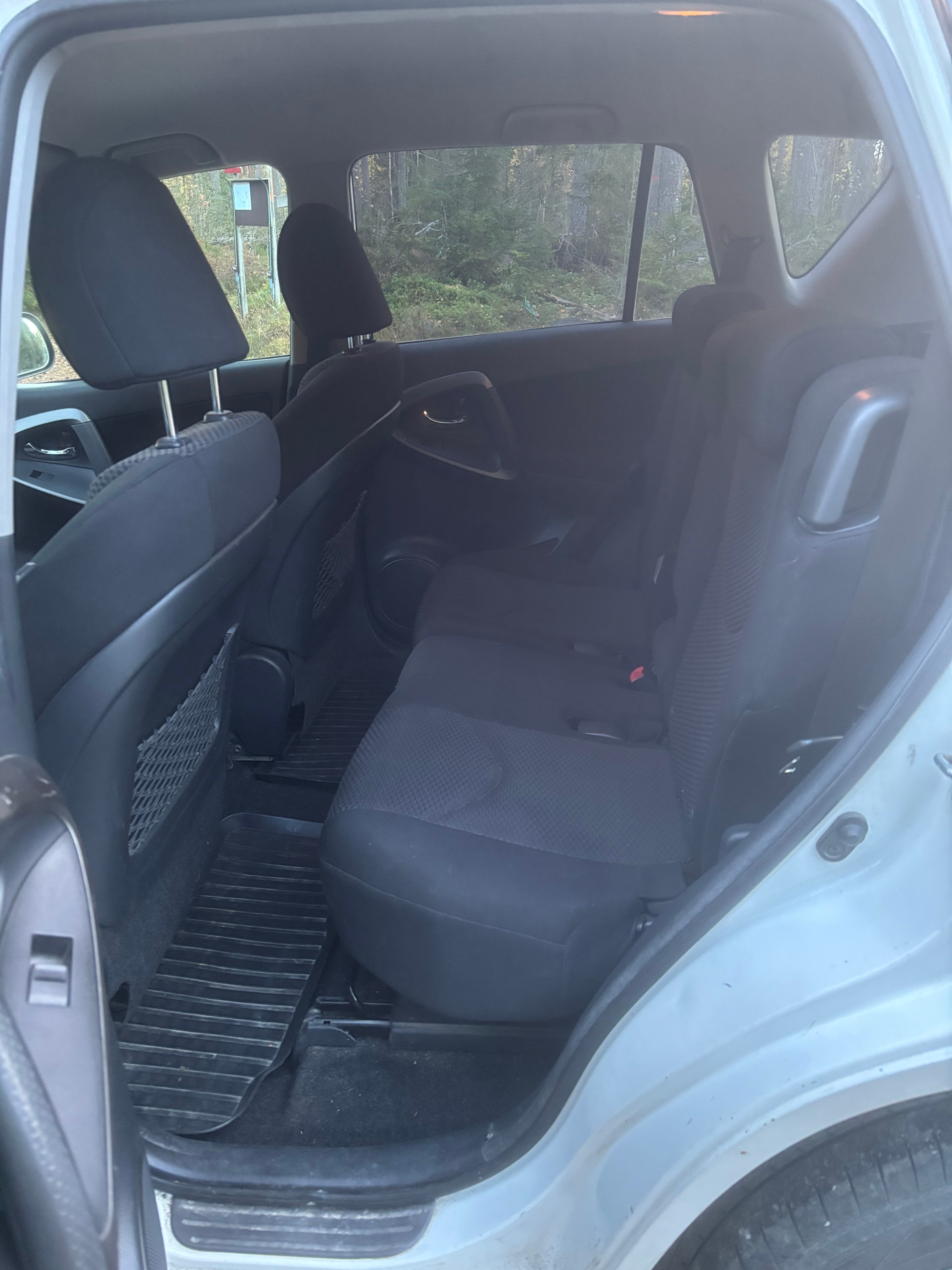 Toyota RAV4 2.2 D-4D 2011, bild 6/10