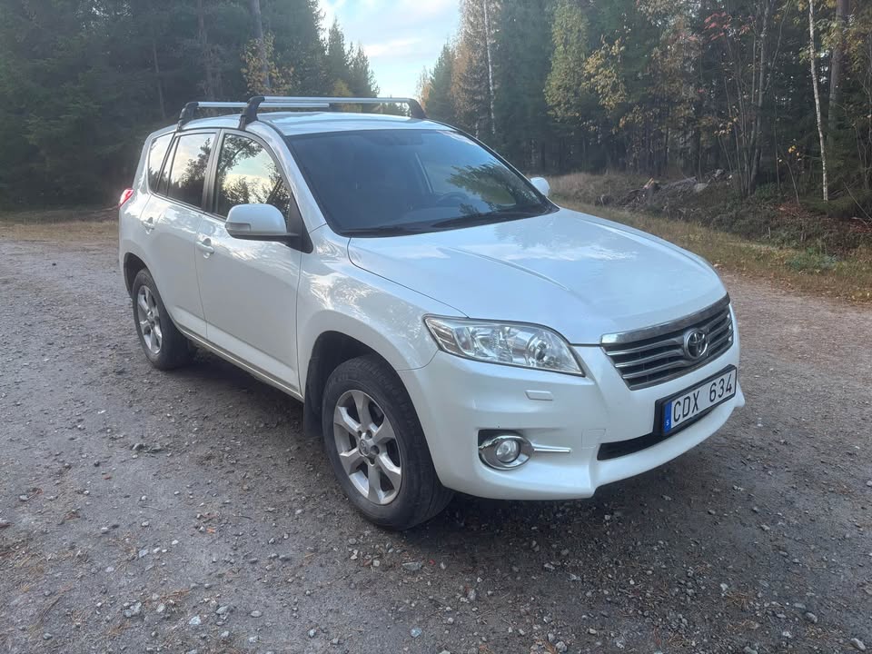 Toyota RAV4 2.2 D-4D 2011, bild 3/10