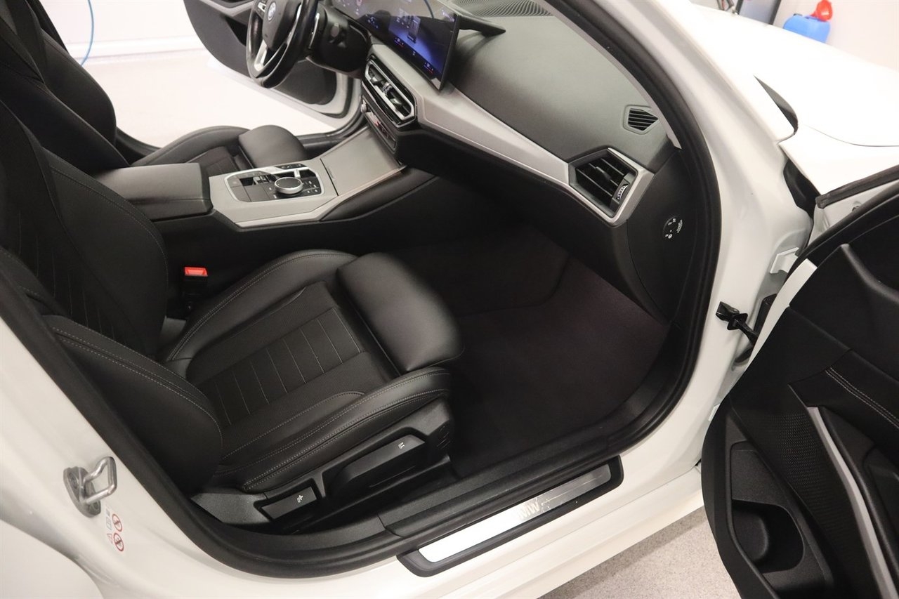 BMW 330e 2023, bild 7/10