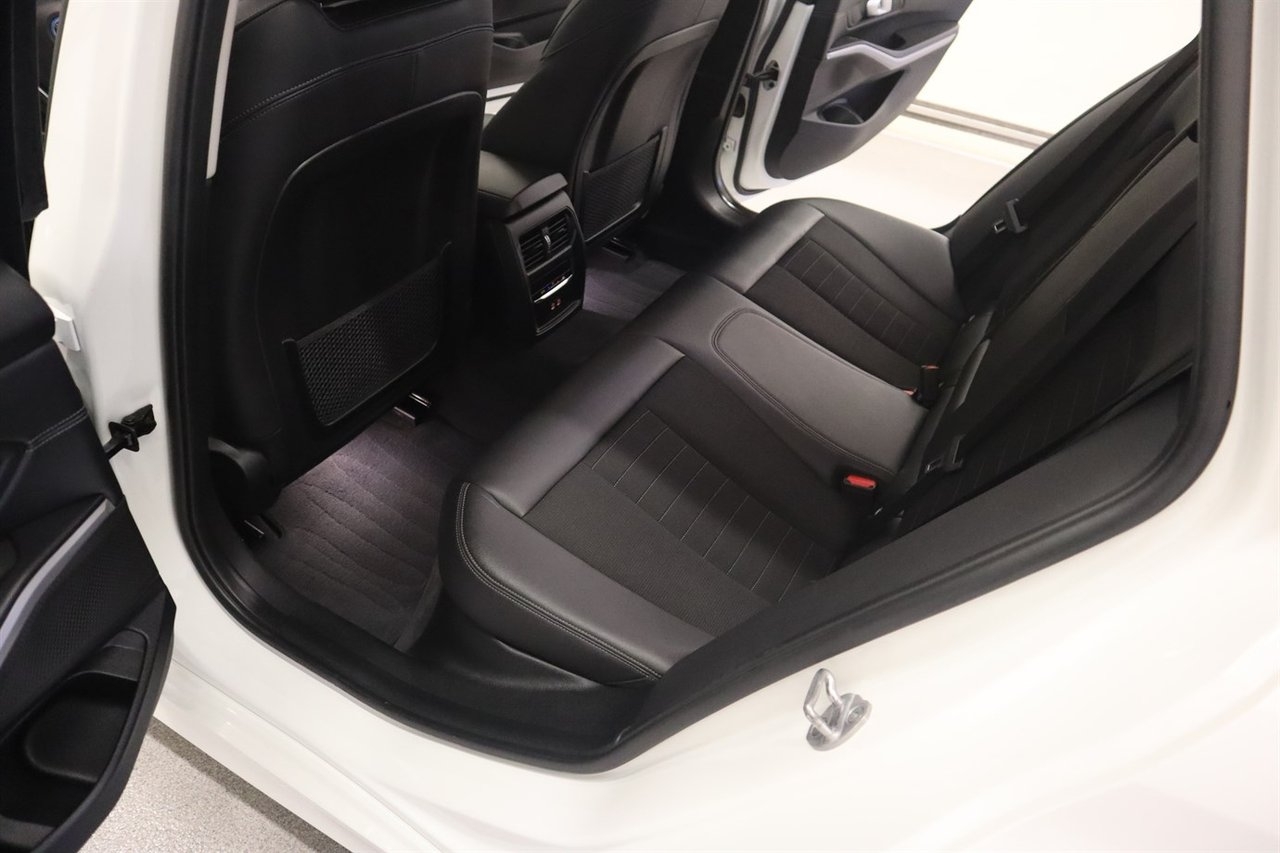 BMW 330e 2023, bild 6/10