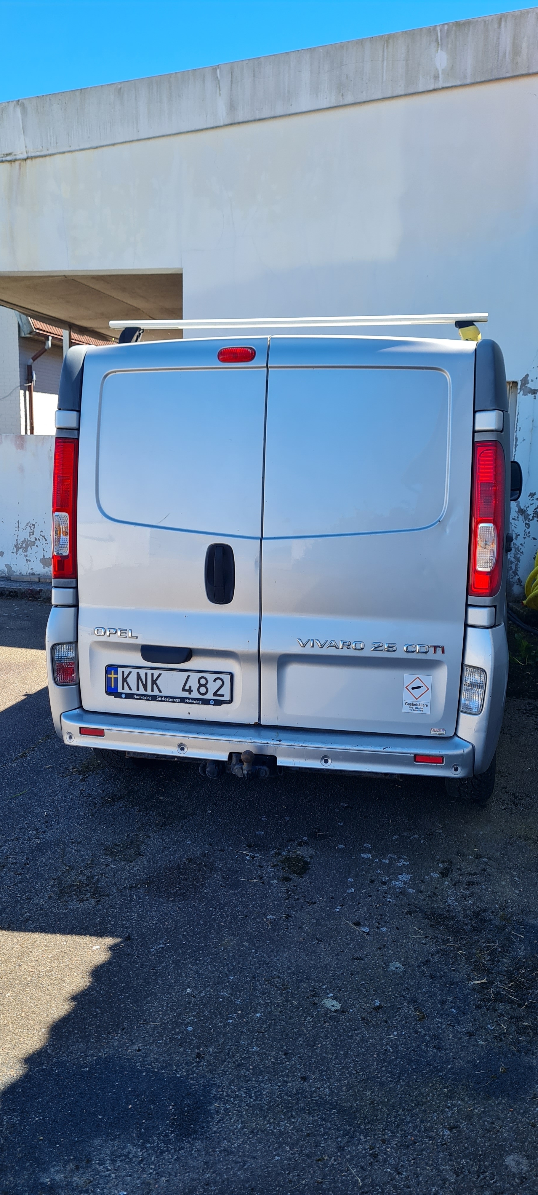 Opel Vivaro 2010, bild 2/2