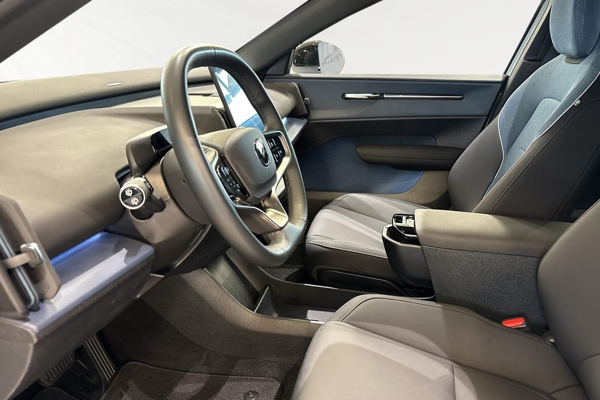 Volvo EX30 Extended Range Plus 2025, bild 7/10