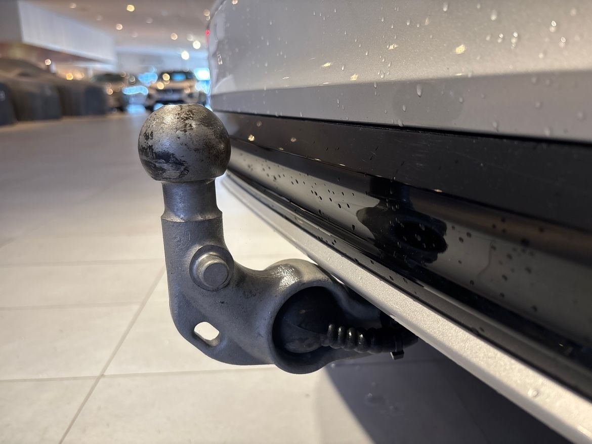 Volvo V60 B4 Plus Dark 2024, kuva 2/3