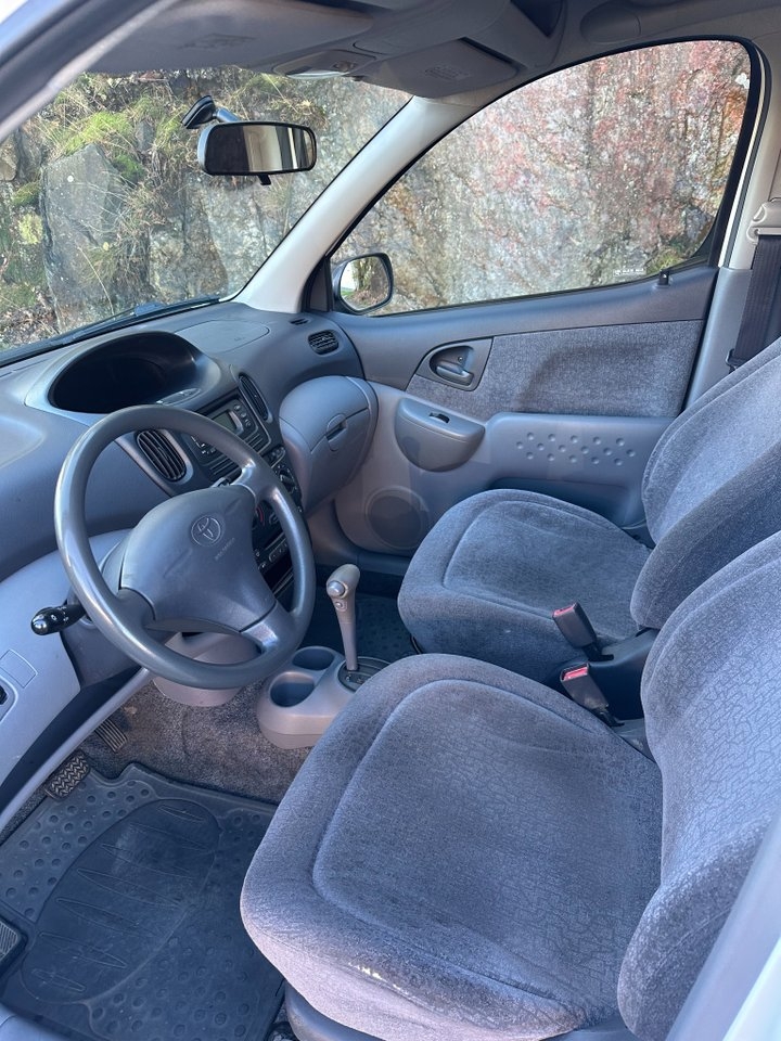 Toyota Yaris Verso 2001, bild 5/5