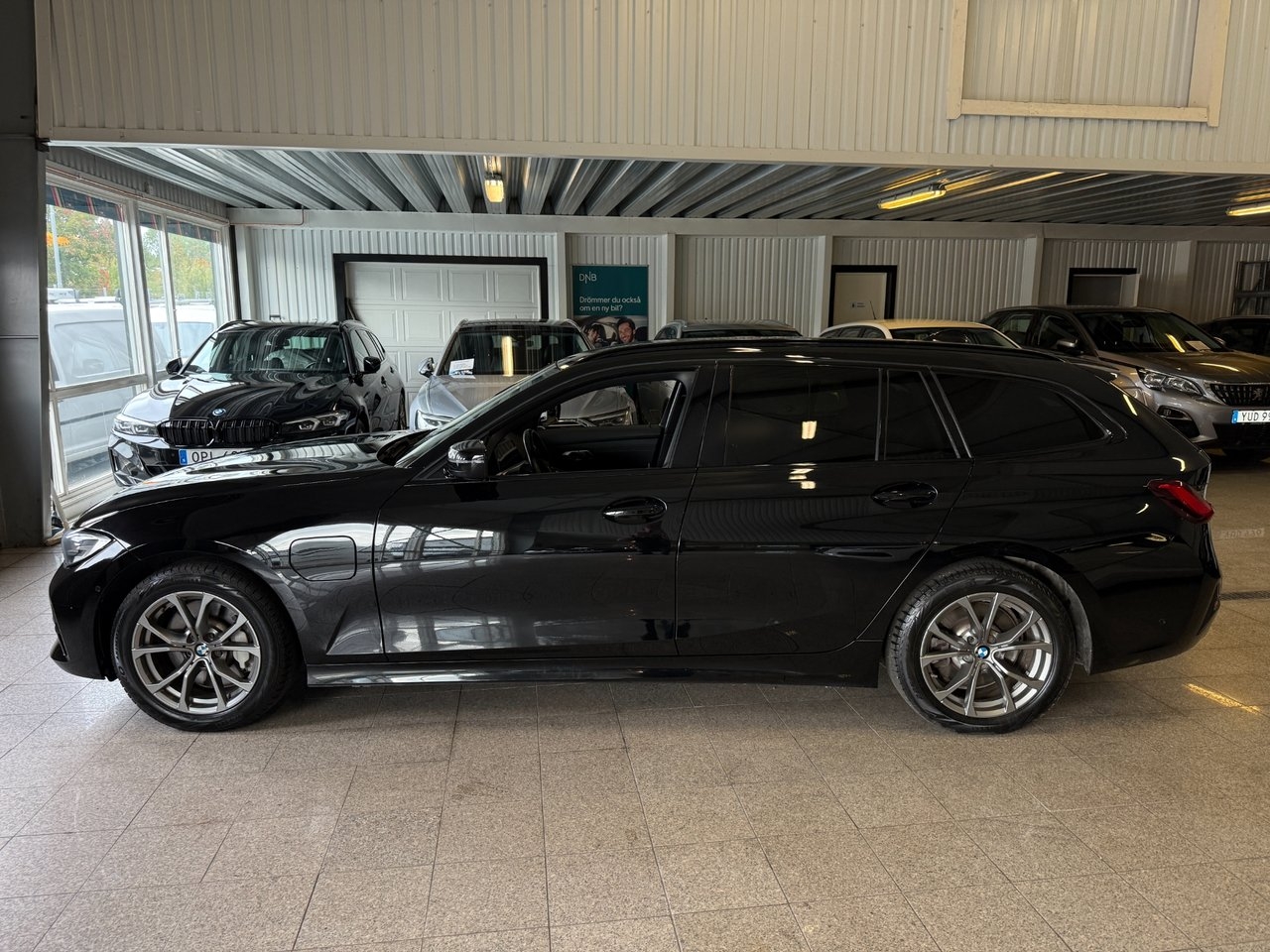 BMW 330 2021, bild 5/10