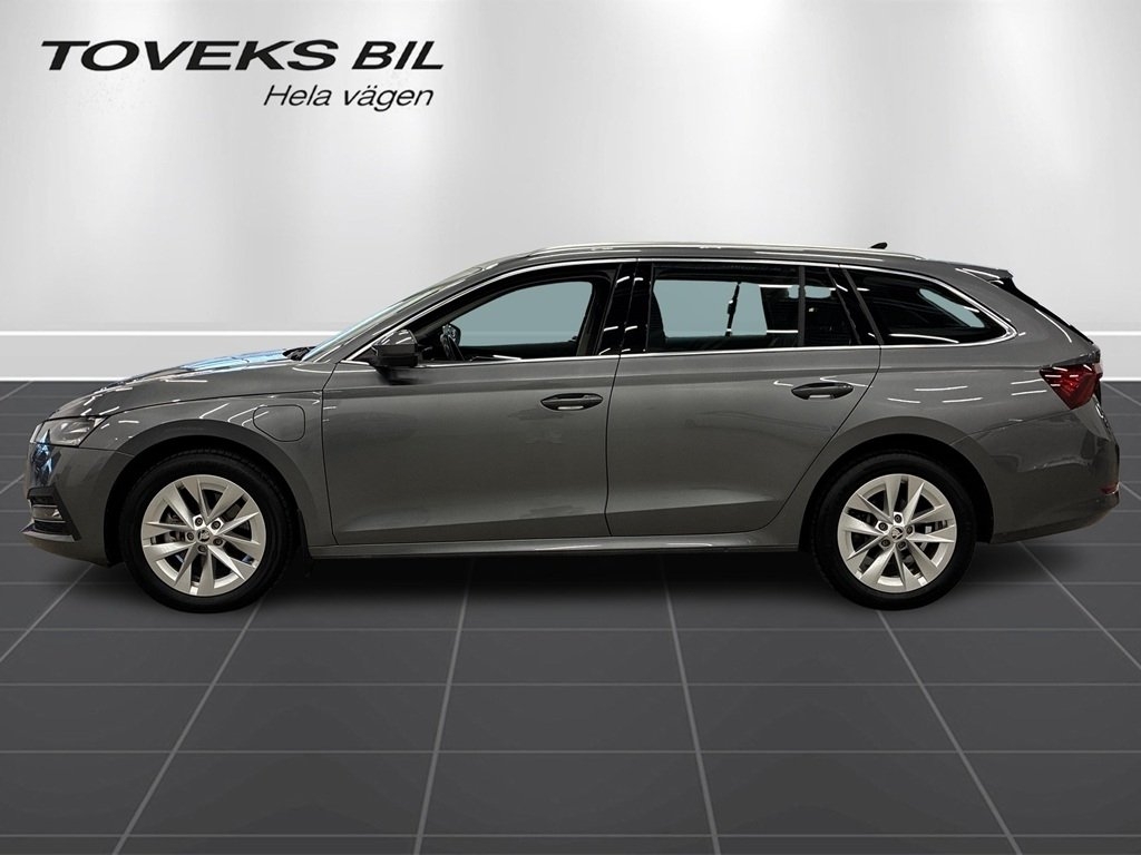 Skoda Octavia 2024, bild 2/10
