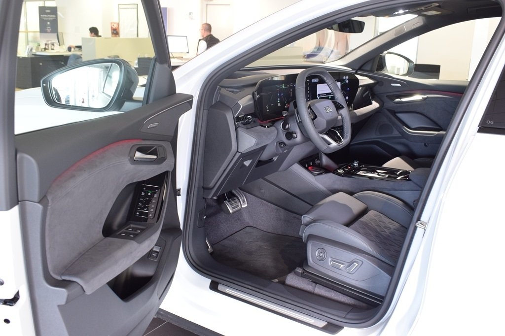 Audi Q6 e-tron S line Selection 2027, bild 5/10