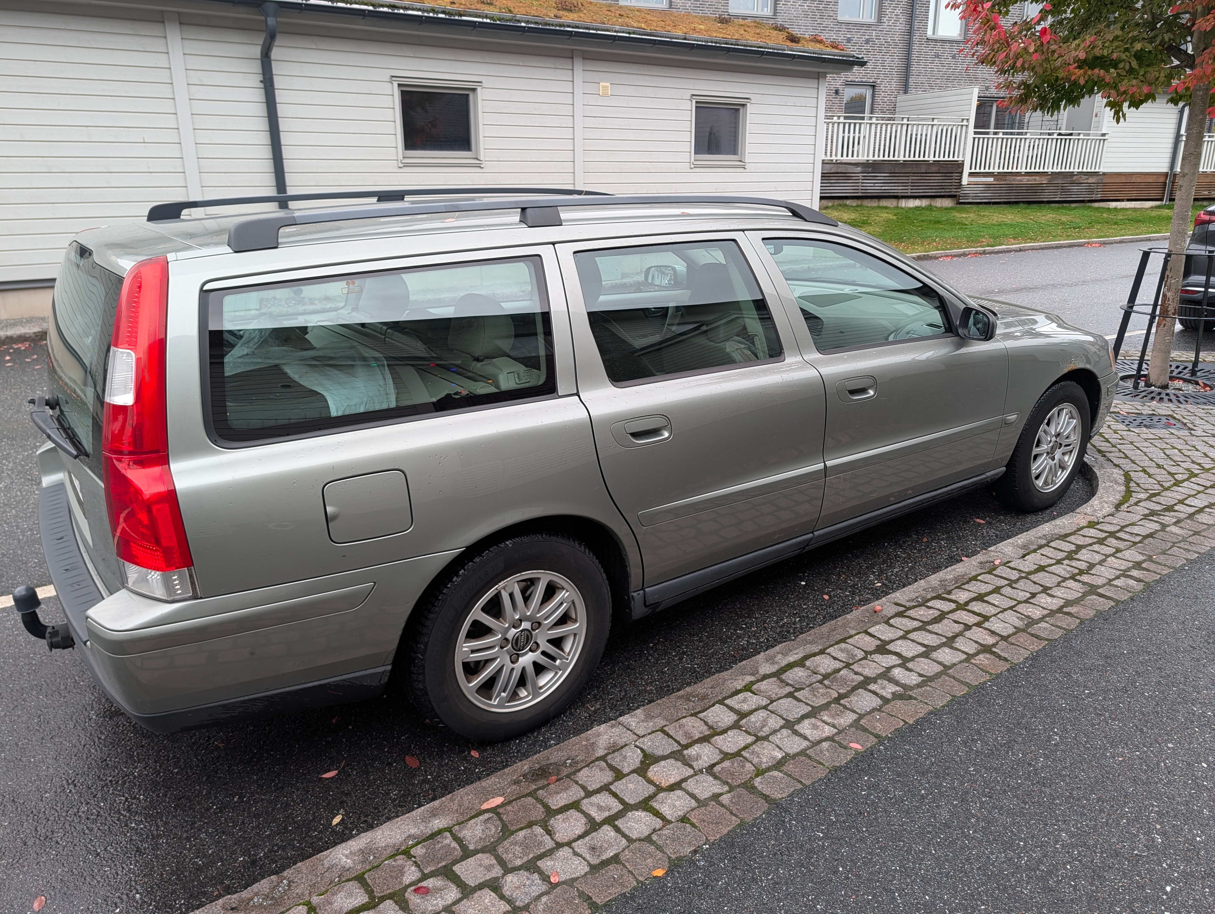 Volvo V70 2.4 Manuell 2006, bild 2/10