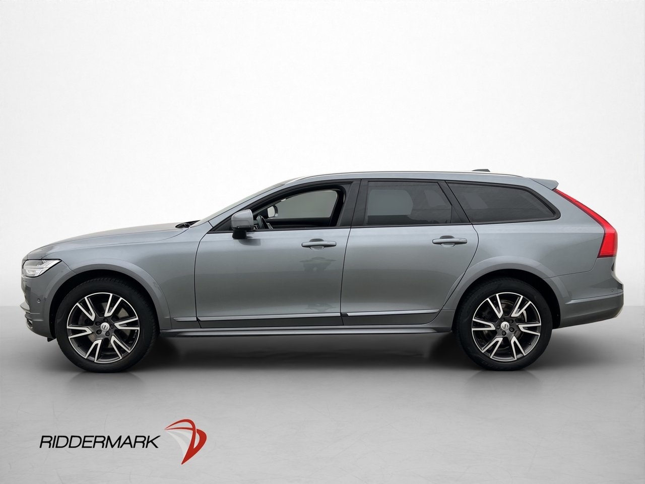 Volvo V90 Cross Country D5 Pro 2019, bild 4/38