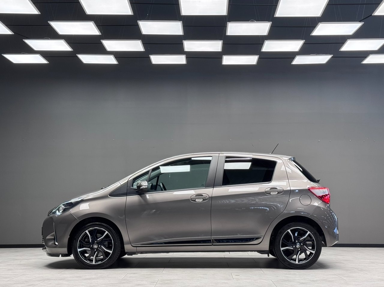 Toyota Yaris 1.5 Style 2017, bild 5/10