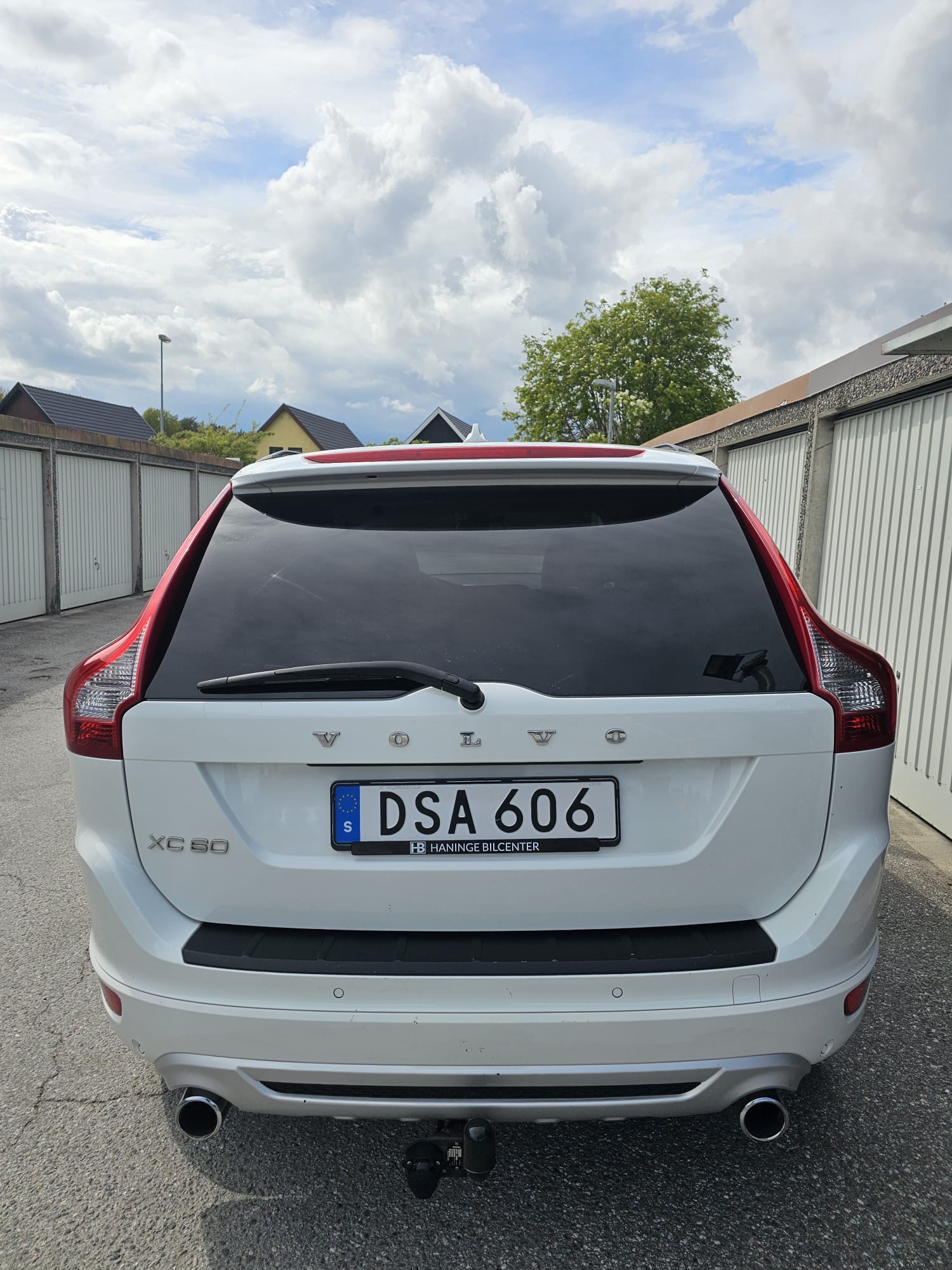 Volvo XC60 D3 R Design 2012, photo 4/10