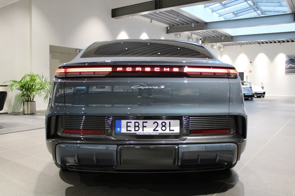 Porsche Cayenne S Coupe Electric 2026, bild 6/10