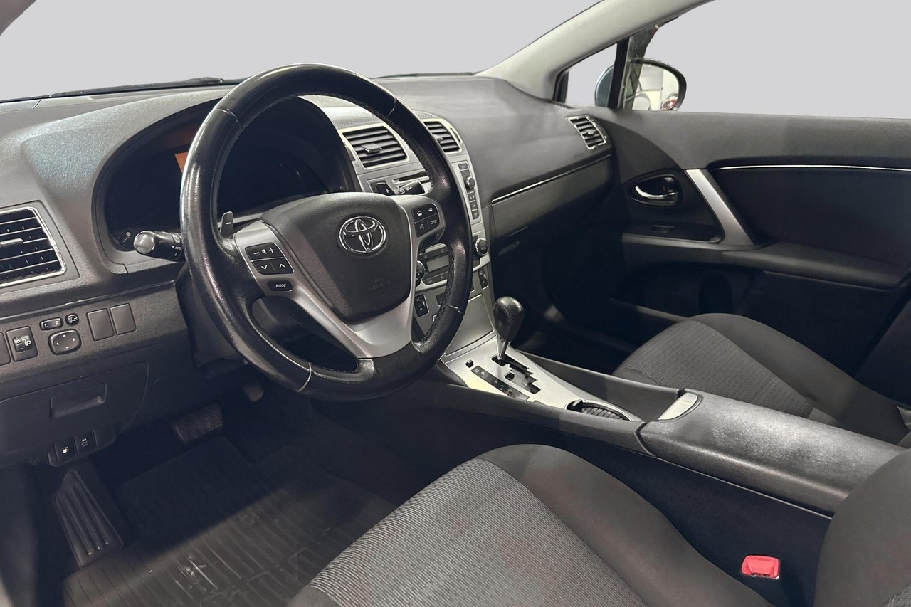 Toyota Avensis 1.8 Business 2012, photo 7/10