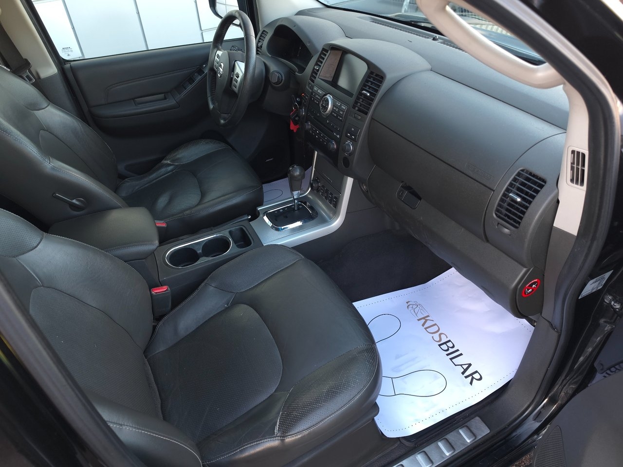 Nissan Navara 3.0 dCi 2012, bild 7/10