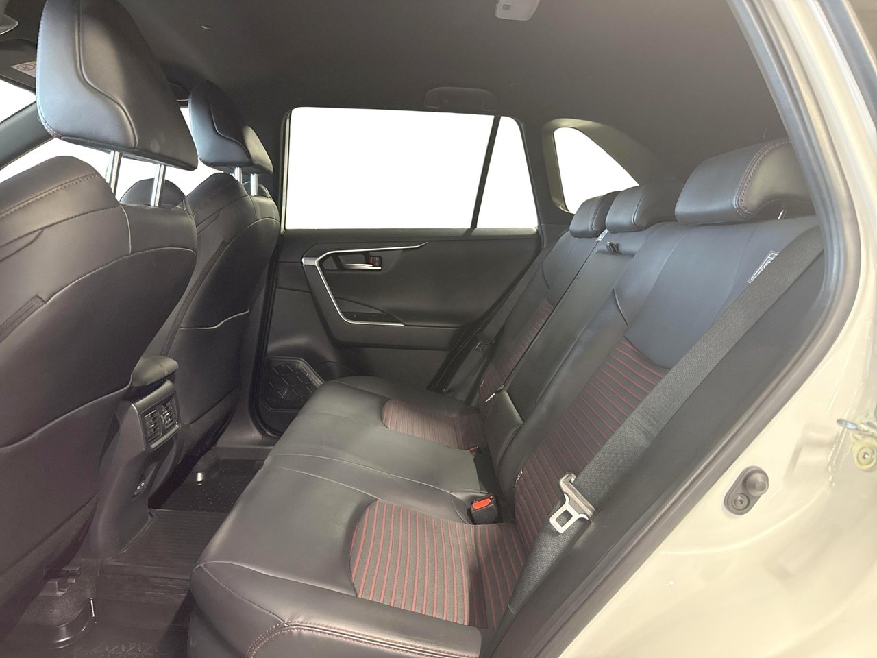 Toyota RAV4 2.5 Edition 2023, bild 4/14