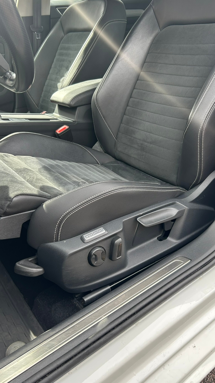 Volkswagen Passat 2020, bild 5/5