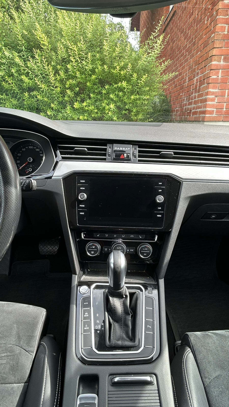 Volkswagen Passat 2020, bild 4/5