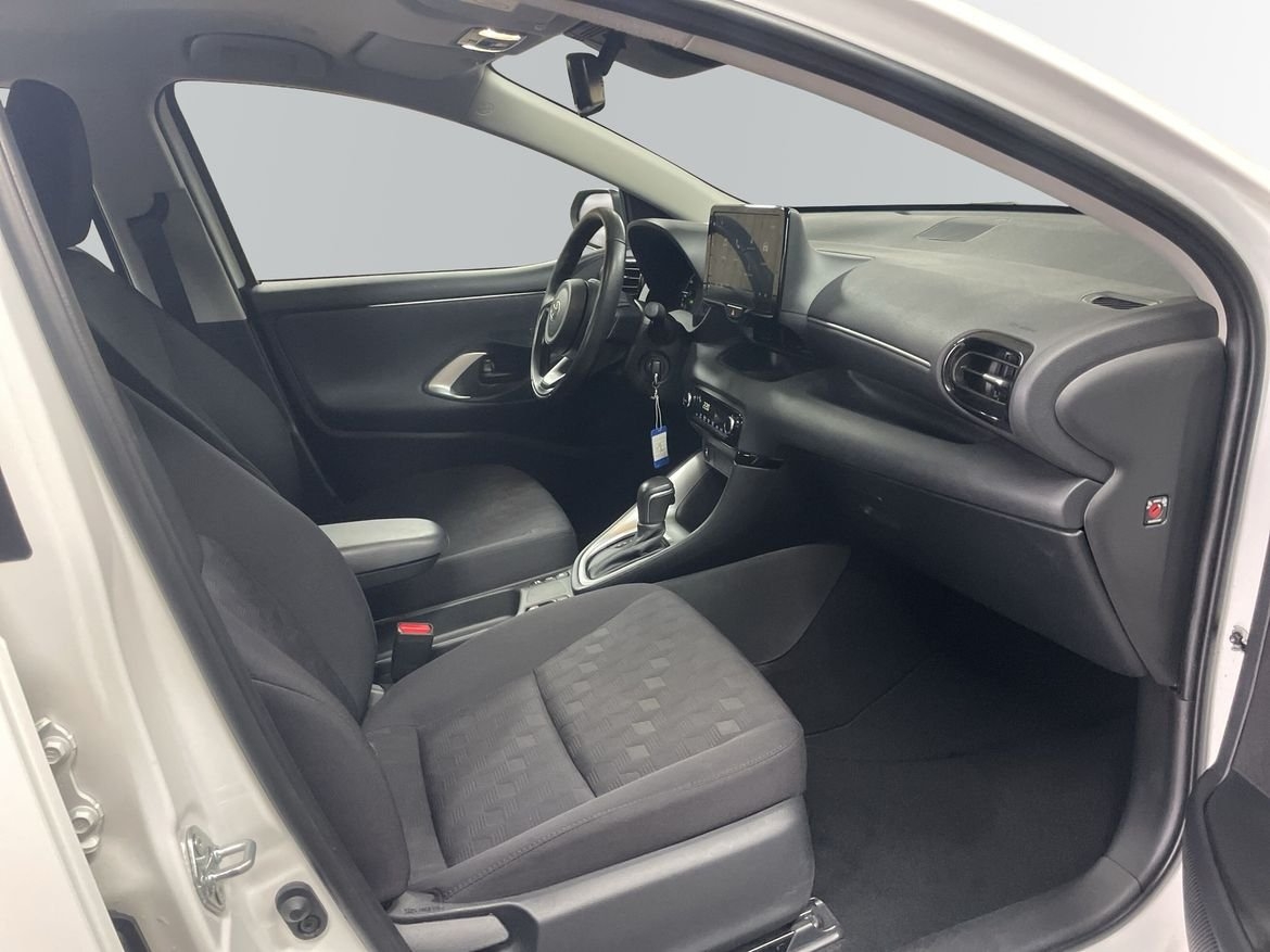 Toyota Yaris 2025, bild 6/10