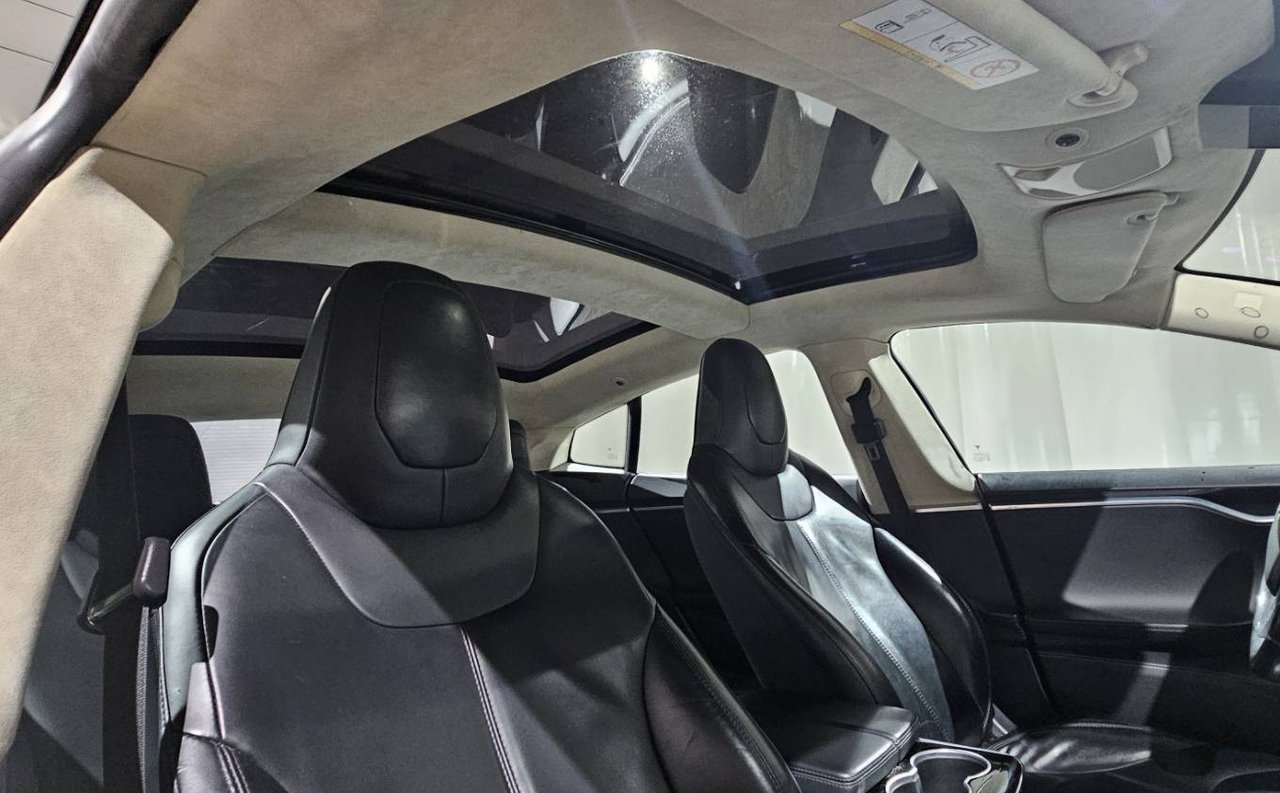 Tesla Model S 2015, bild 9/10