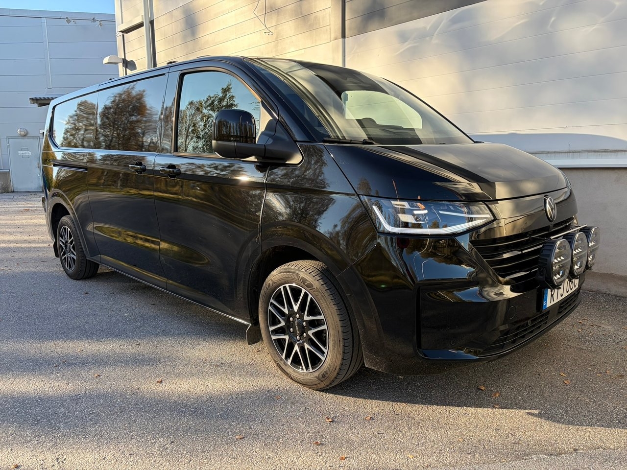 Volkswagen Transporter 2.0 TDI 2025, bild 4/10