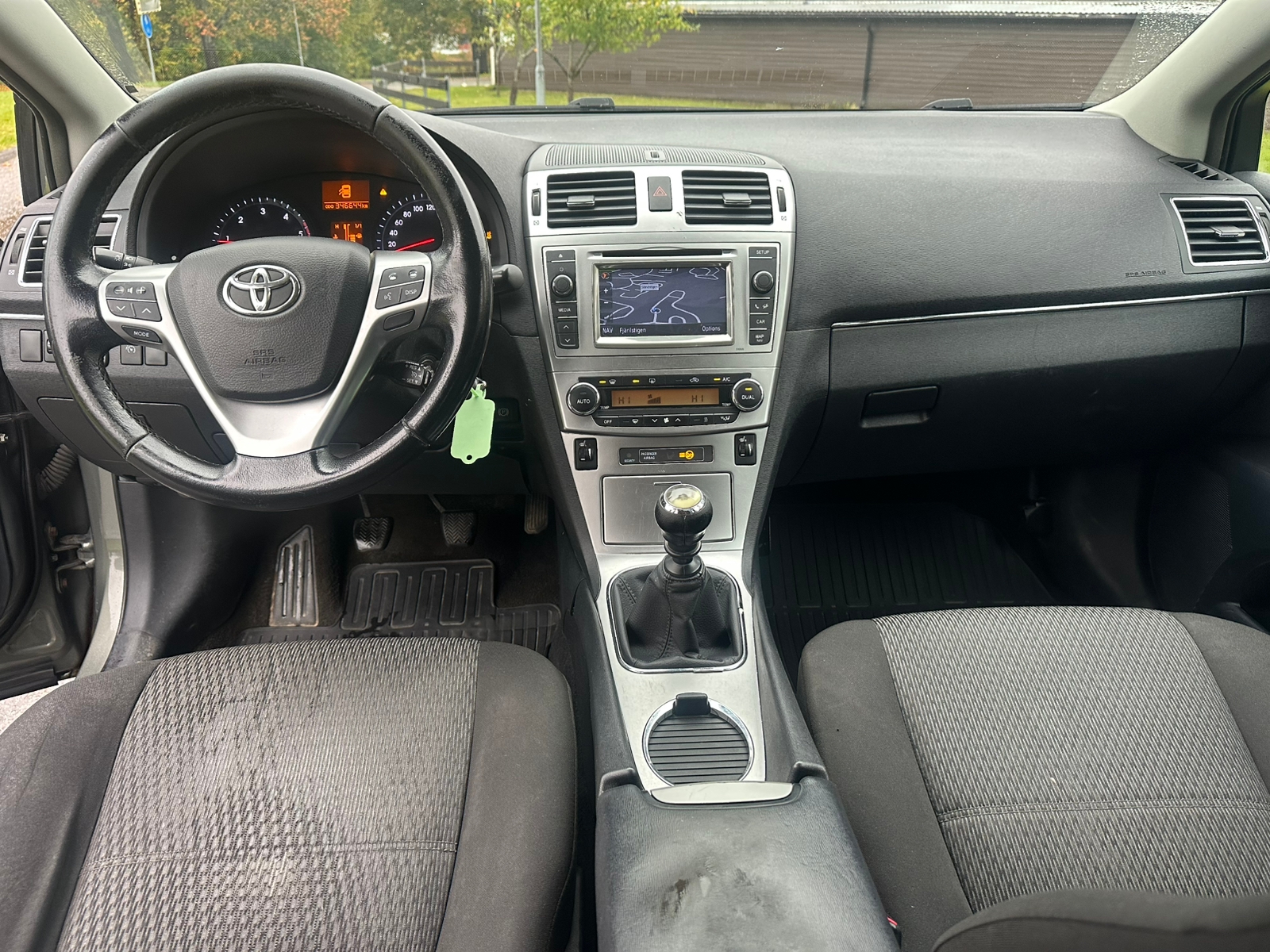 Toyota Avensis Kombi 2.0 D-4D Manuell 2013, bild 7/10