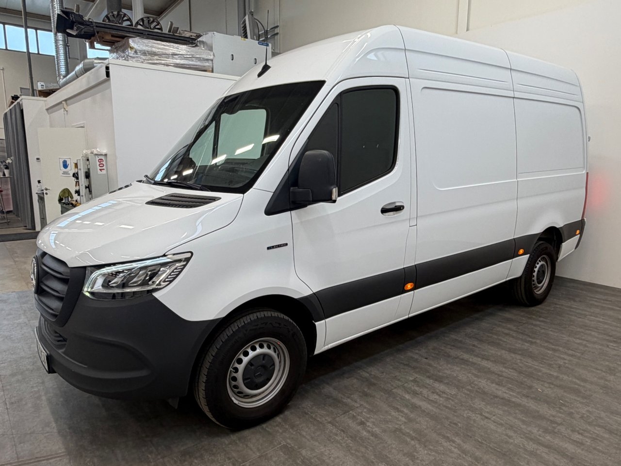 Mercedes-Benz eSprinter Pro 2025, bild 3/15
