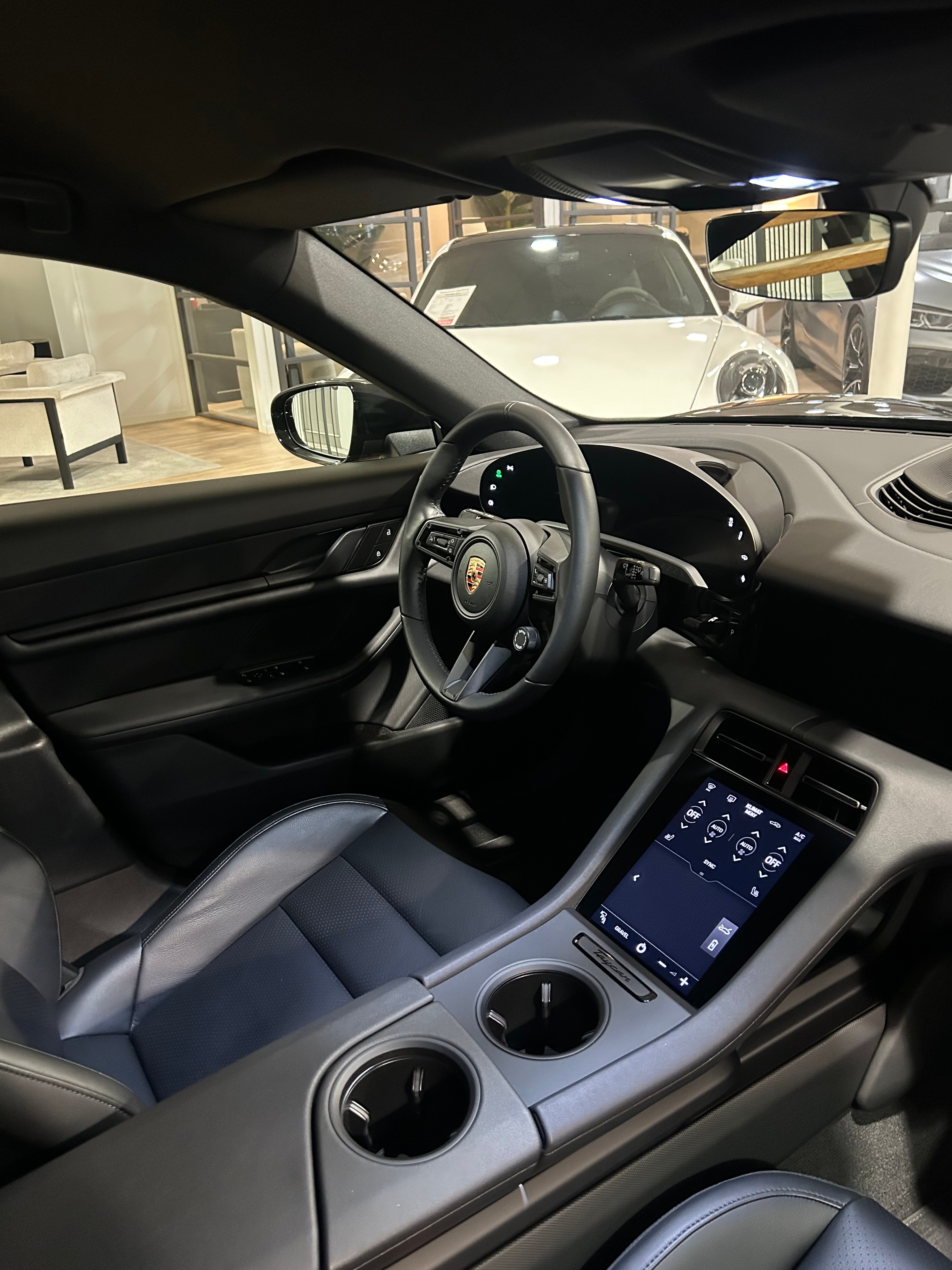 Porsche Taycan 2024, bild 3/5