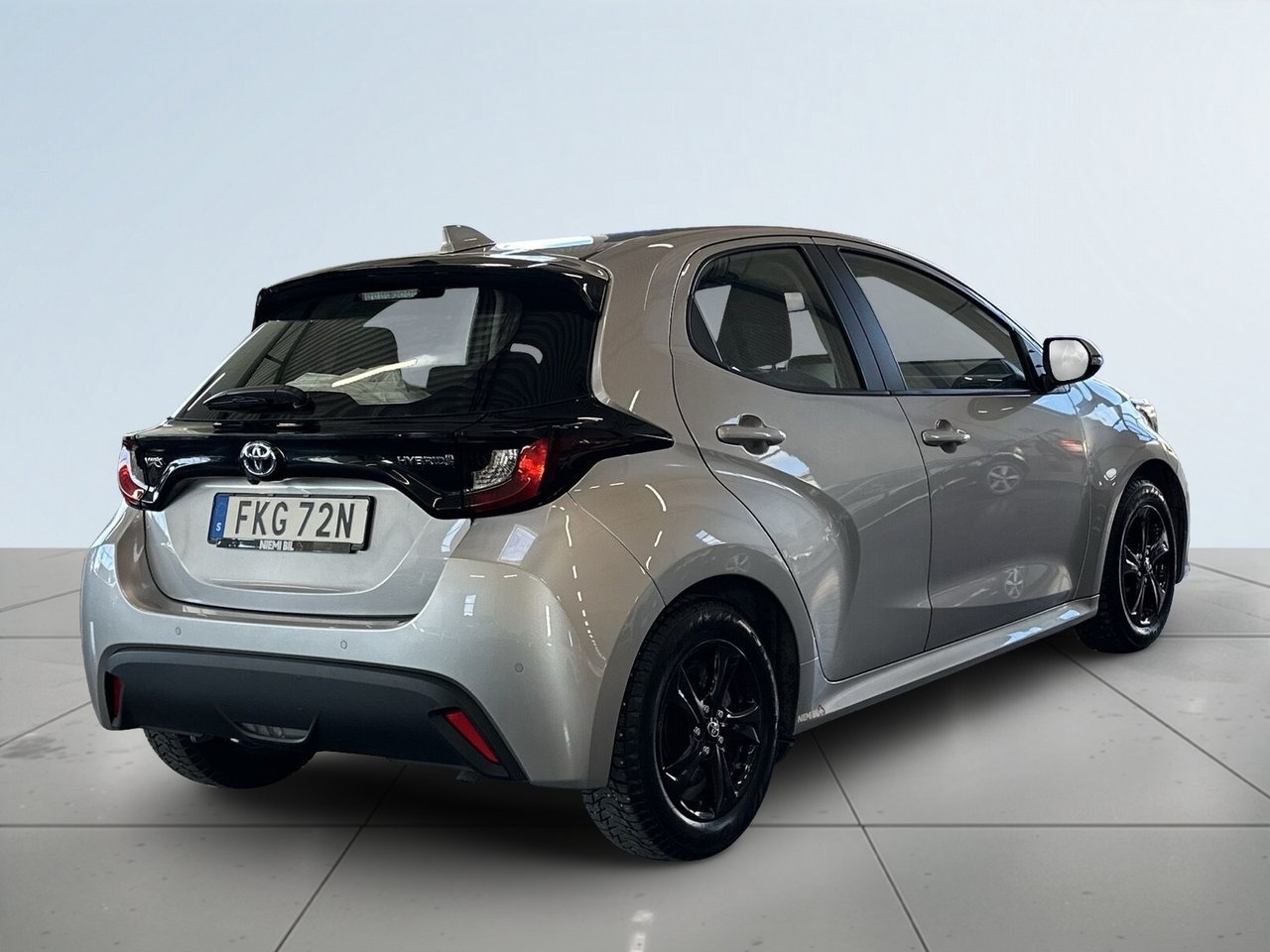 Toyota Yaris Hybrid CVT Active S&V-hjul 2023, bild 6/10
