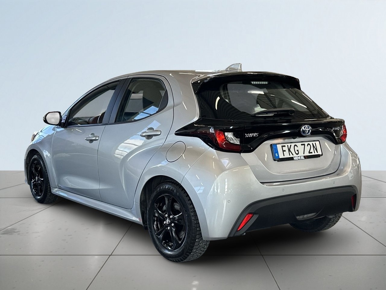 Toyota Yaris Hybrid CVT Active S&V-hjul 2023, bild 5/10