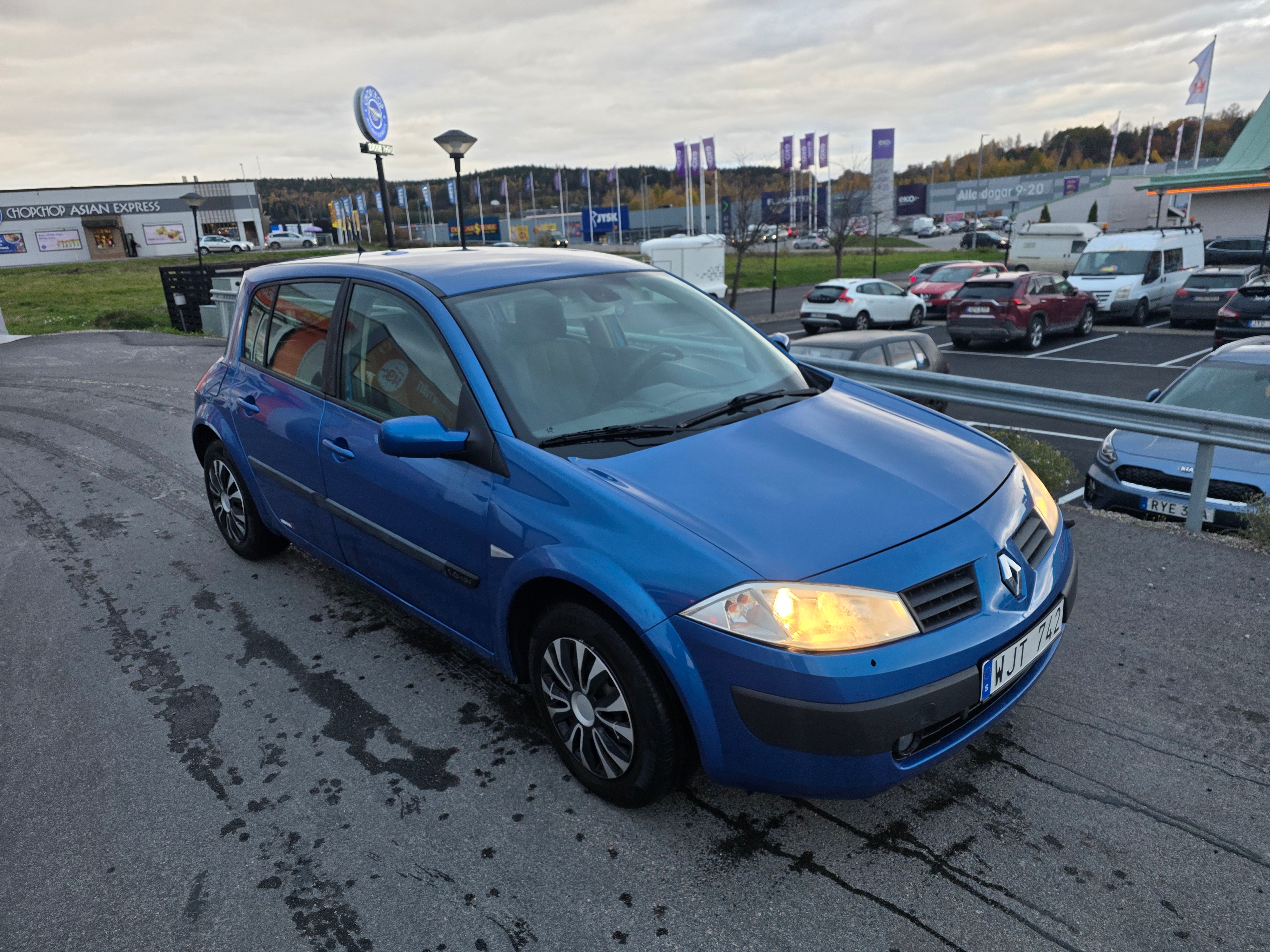 Renault Megane II 5-dörrar 1.6 Manuell 2005, bild 2/7