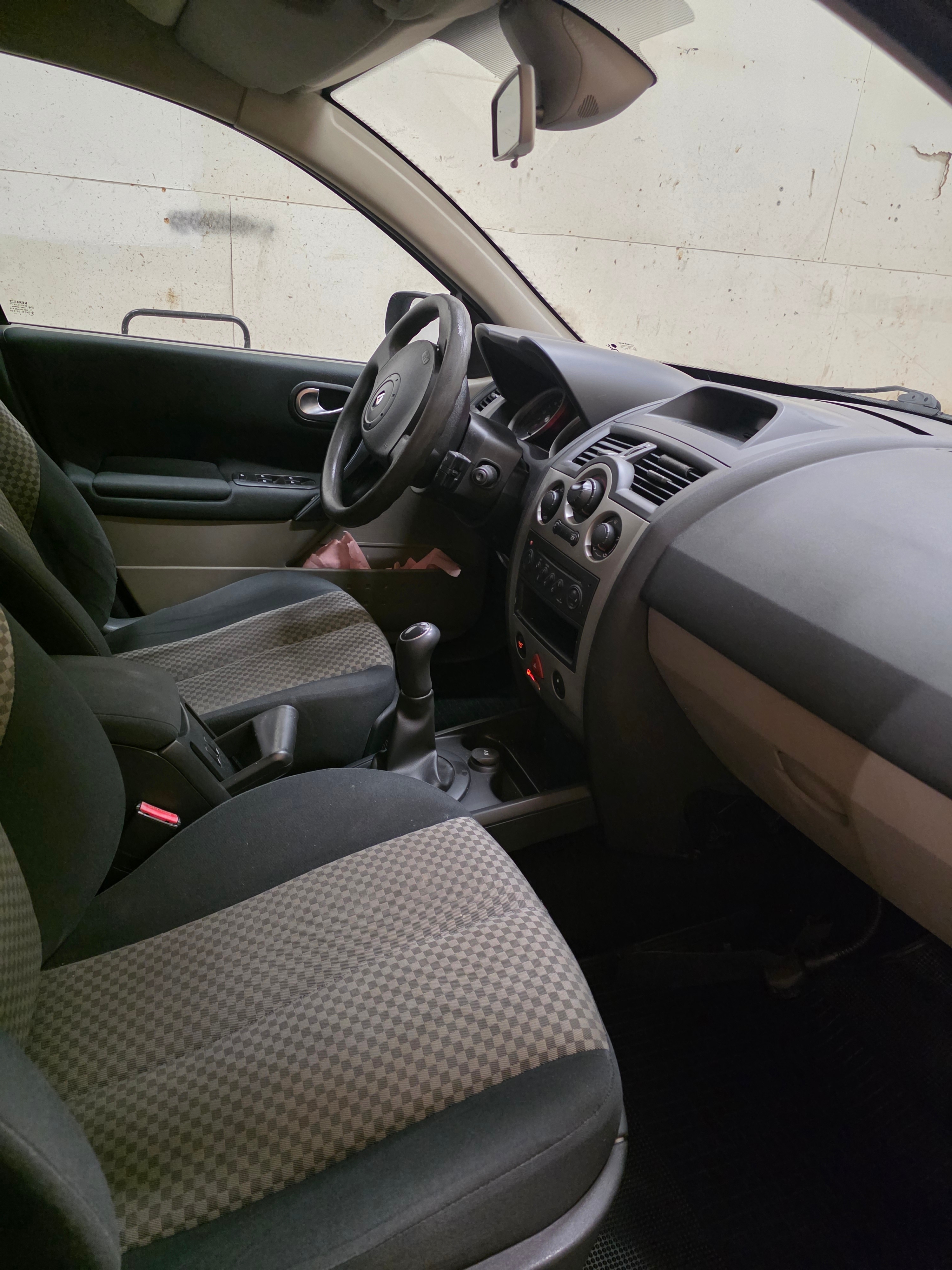 Renault Megane II 5-dörrar 1.6 Manuell 2005, bild 7/7